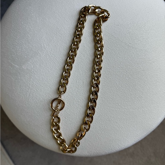 Jewelry - Gold Chain Link Necklace with Toggle Clasp - Women Jewelry
